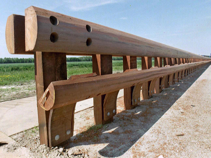 Wooden Guardrail Project © Ideal&Co